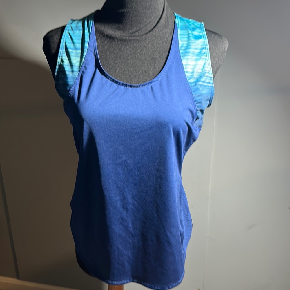 Cross court tennis tank top